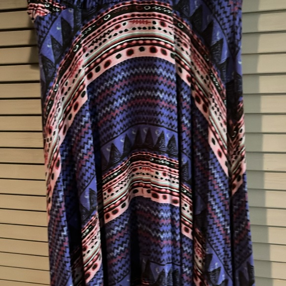 Patterned Dress - Picture 7 of 7